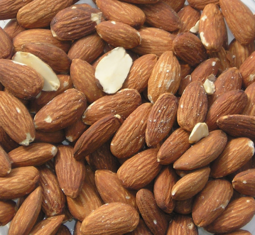 651px-Almonds/ photo from http://en.wikipedia.org